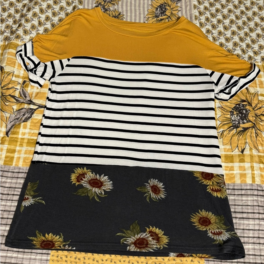 24/7 Sunflower Tee